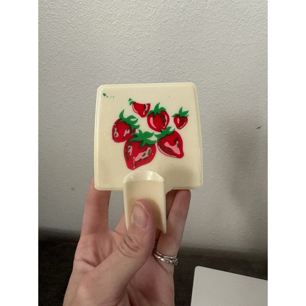 Vintage Vintage Strawberry Decal Pair Wall Farmhouse Kitchen Decor‎